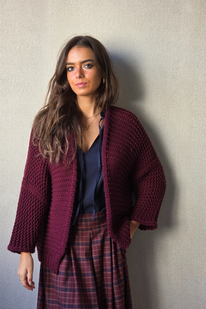 Chaqueta de punto gordo tipo kimono burdeos