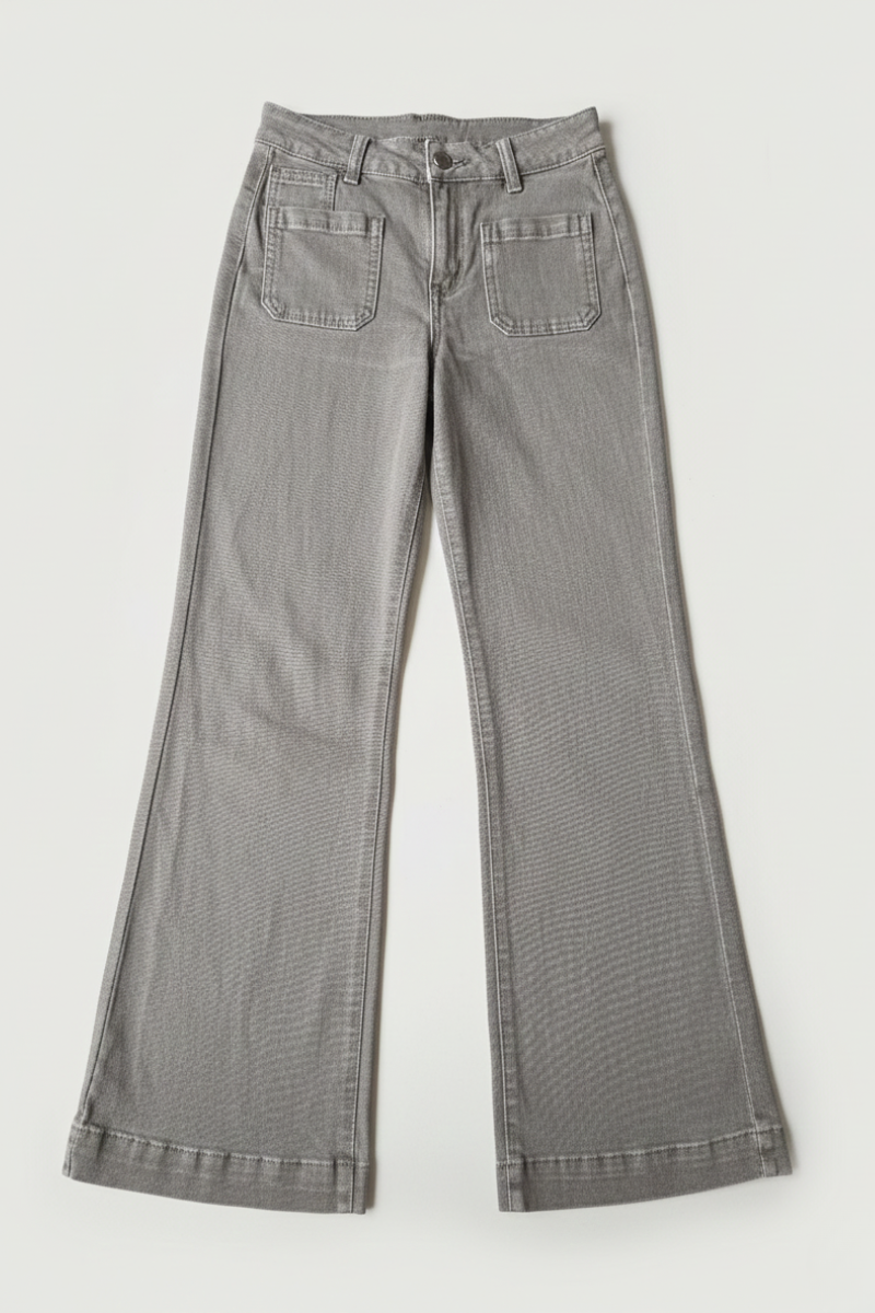 Vaquero beige con bolsillos delanteros