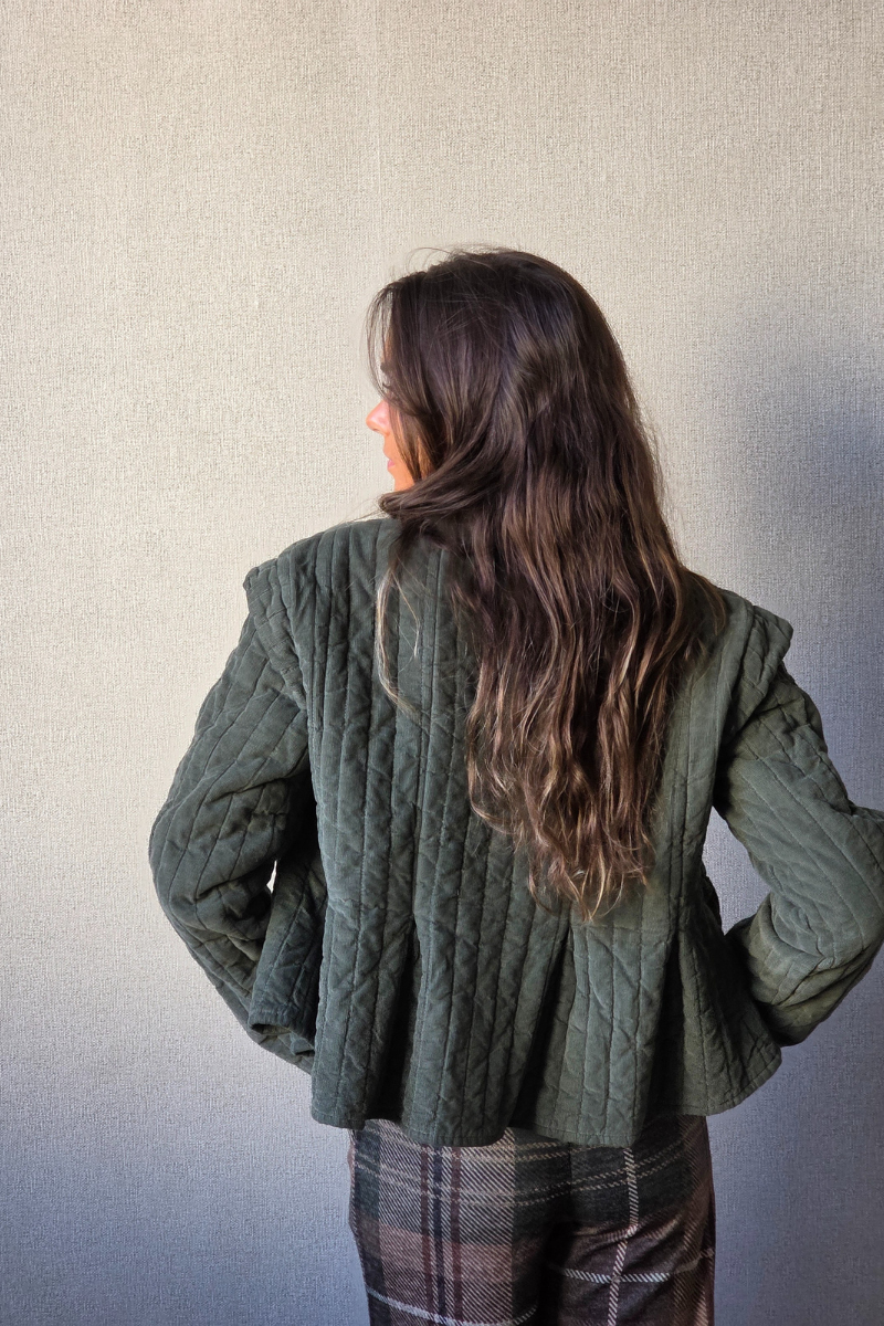 Chaqueta corta micro pana verde militar
