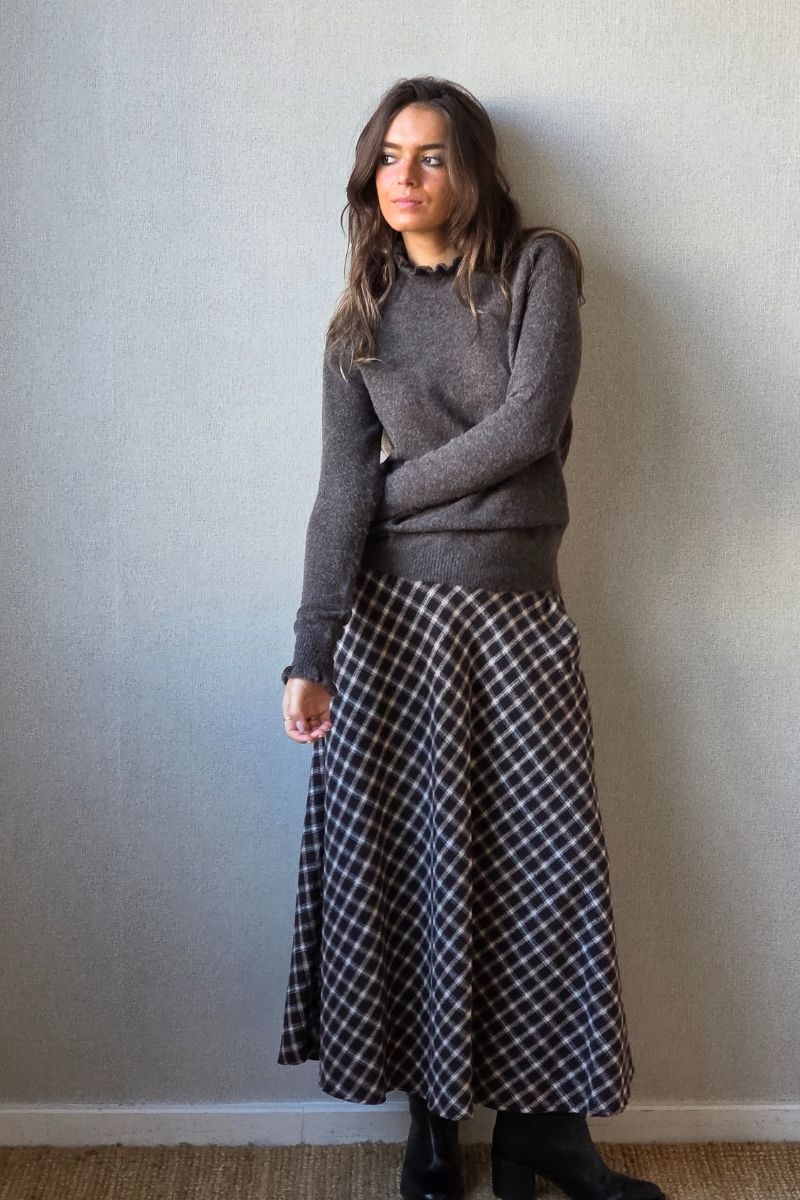 Falda evase de cuadros pequeños chocolate