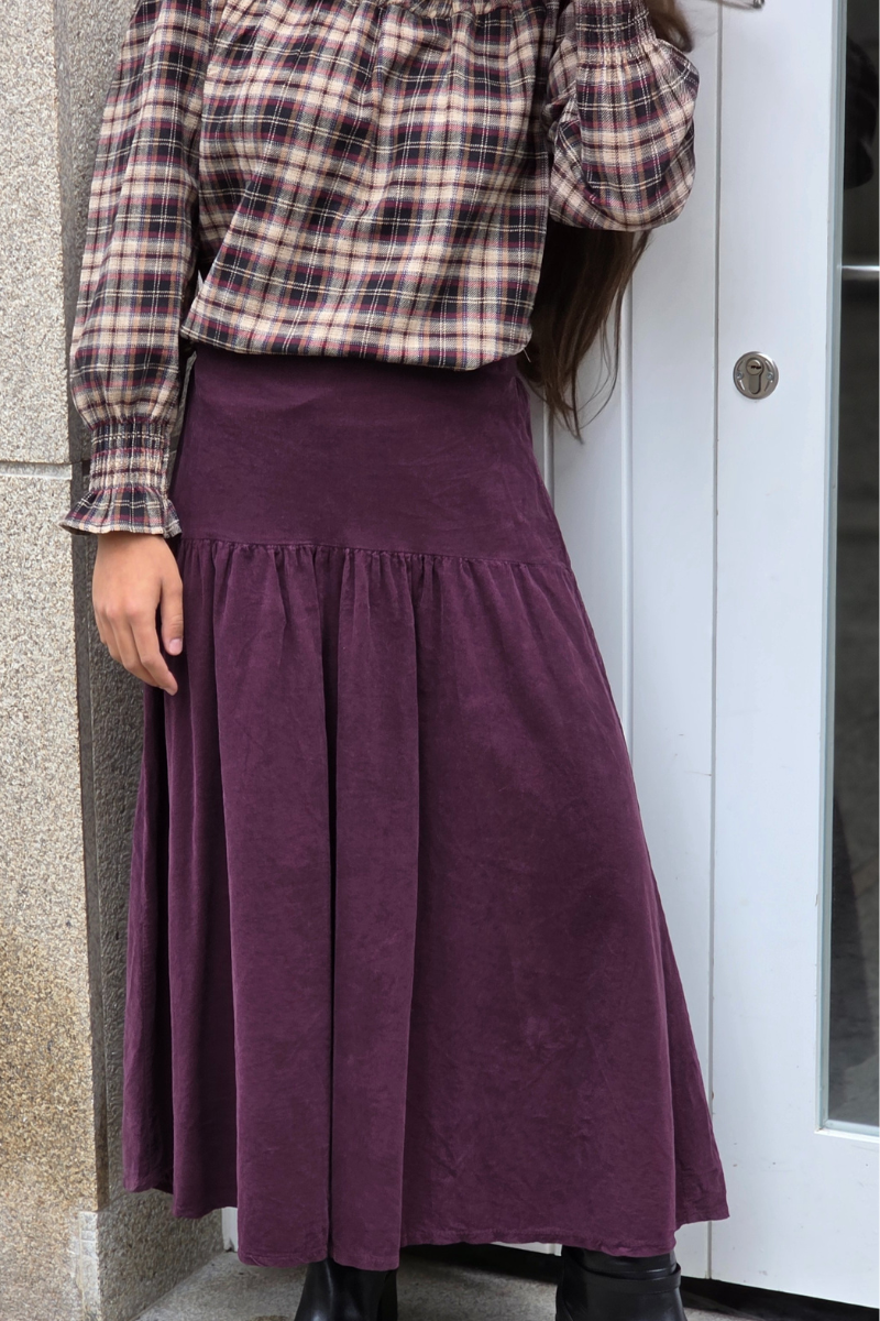 Falda larga de micro pana berenjena