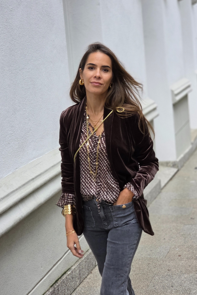 Blusa gasa estampado con brillos marrón chocolate