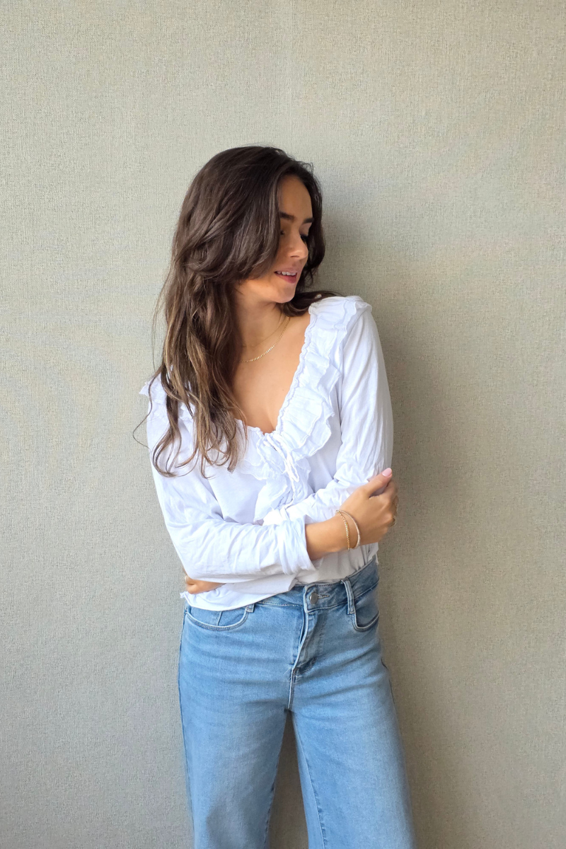 Camiseta Cuello Pico con Volantes Blanca