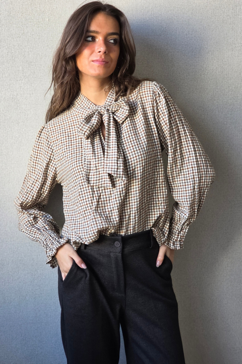 Blusa Cristina con lazo de cuadros gris