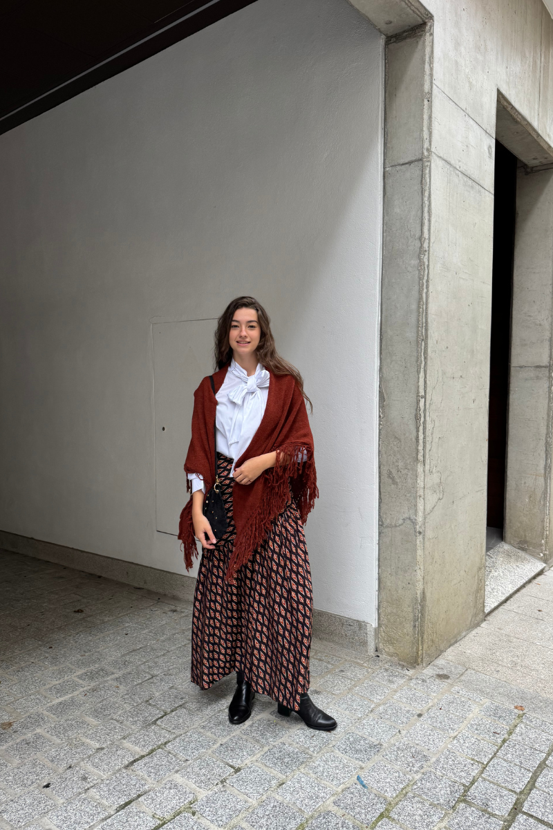 Falda larga con estampada negra