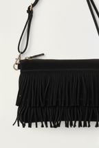 Bolso sobre de ante con flecos negro