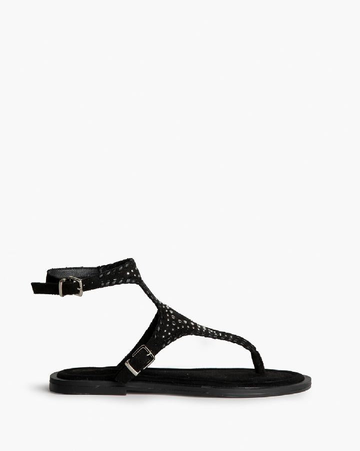 Sandalia con tachas negra