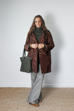Parka larga tipo chubasquero chocolate