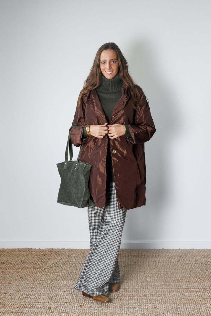 Parka larga tipo chubasquero chocolate