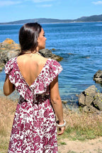 Vestido con volante con flores beige