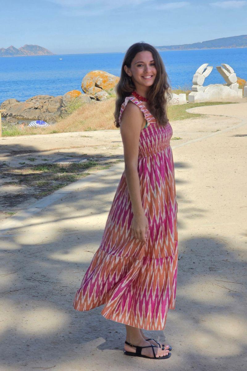Vestido ikat tirante ancho fresa