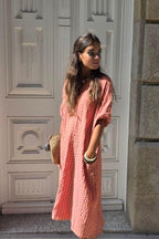 Vestido cuello pico de cuadros coral