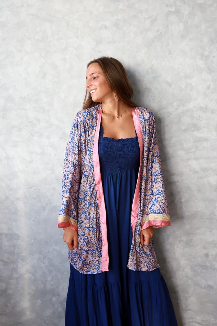 Kimono lila estampado azulón, lila y rosa