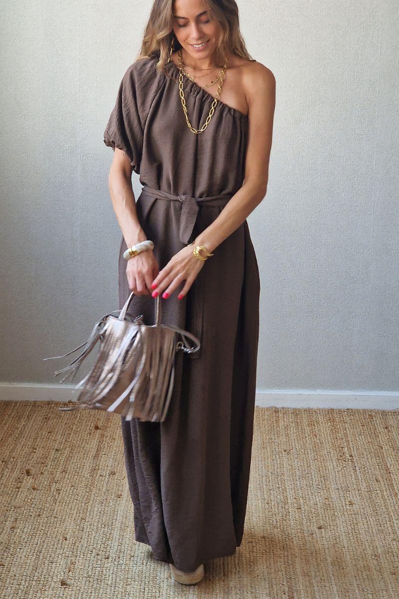 Vestido oversize asimetrico marrón