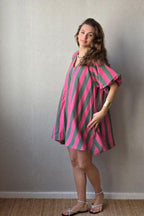 Vestido de mujer manga abullonada con rayas fucsia