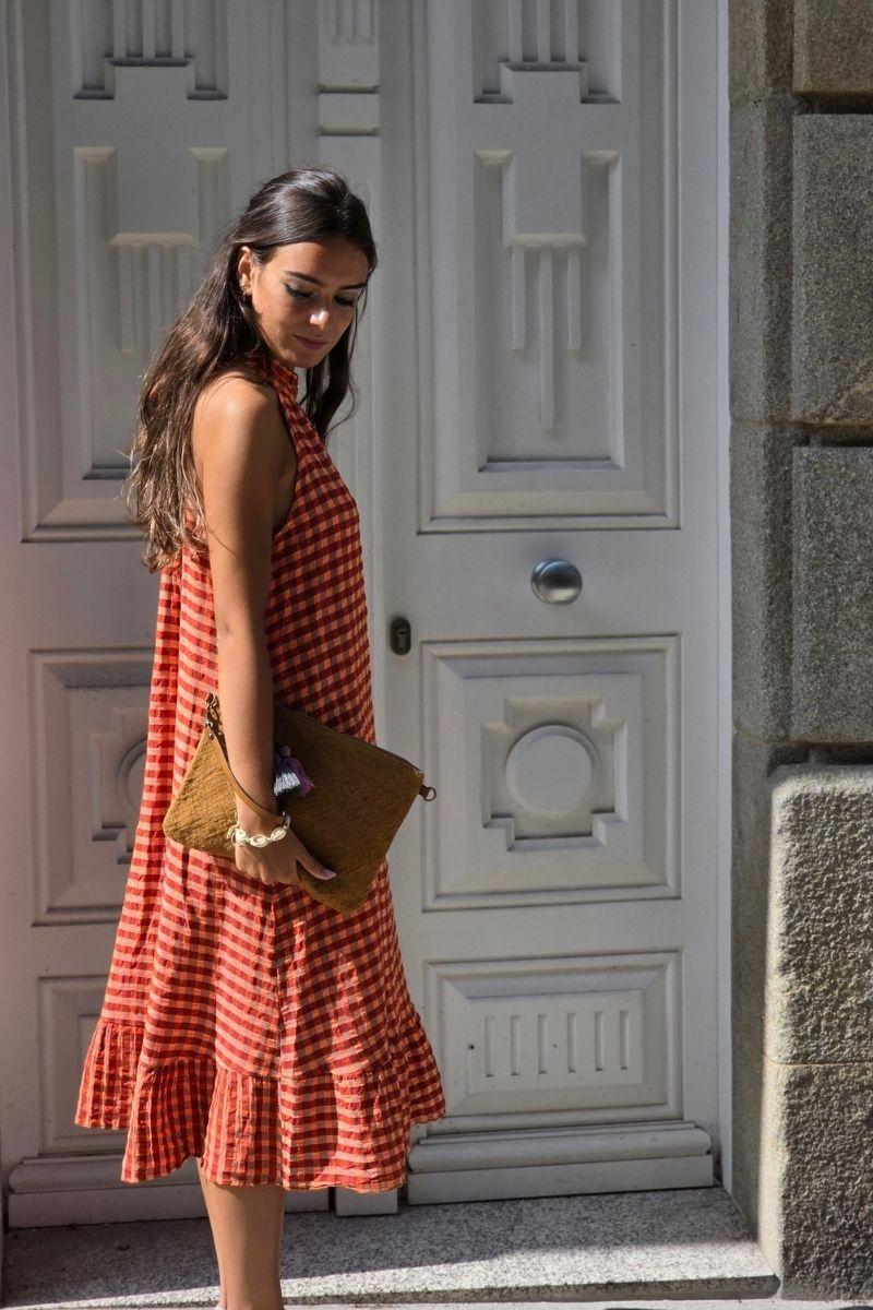 Vestido cuello halter de cuadros teja
