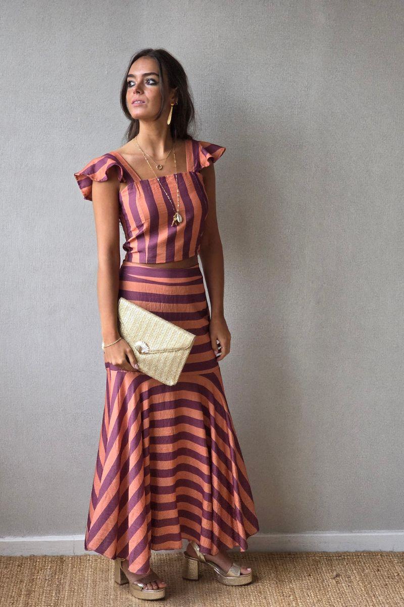 Conjunto top y falda de rayas berenjena