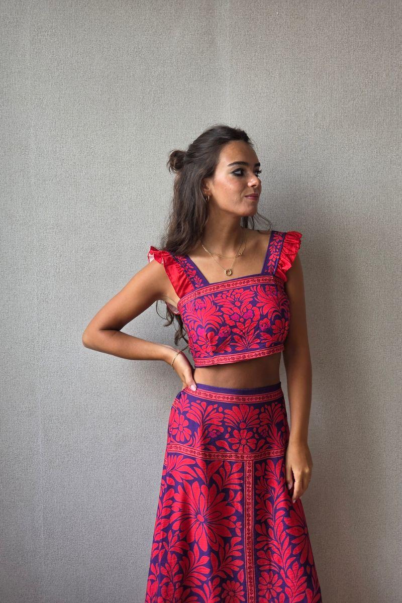 Conjunto con estampado de flores morado