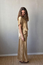 Falda de raso camel