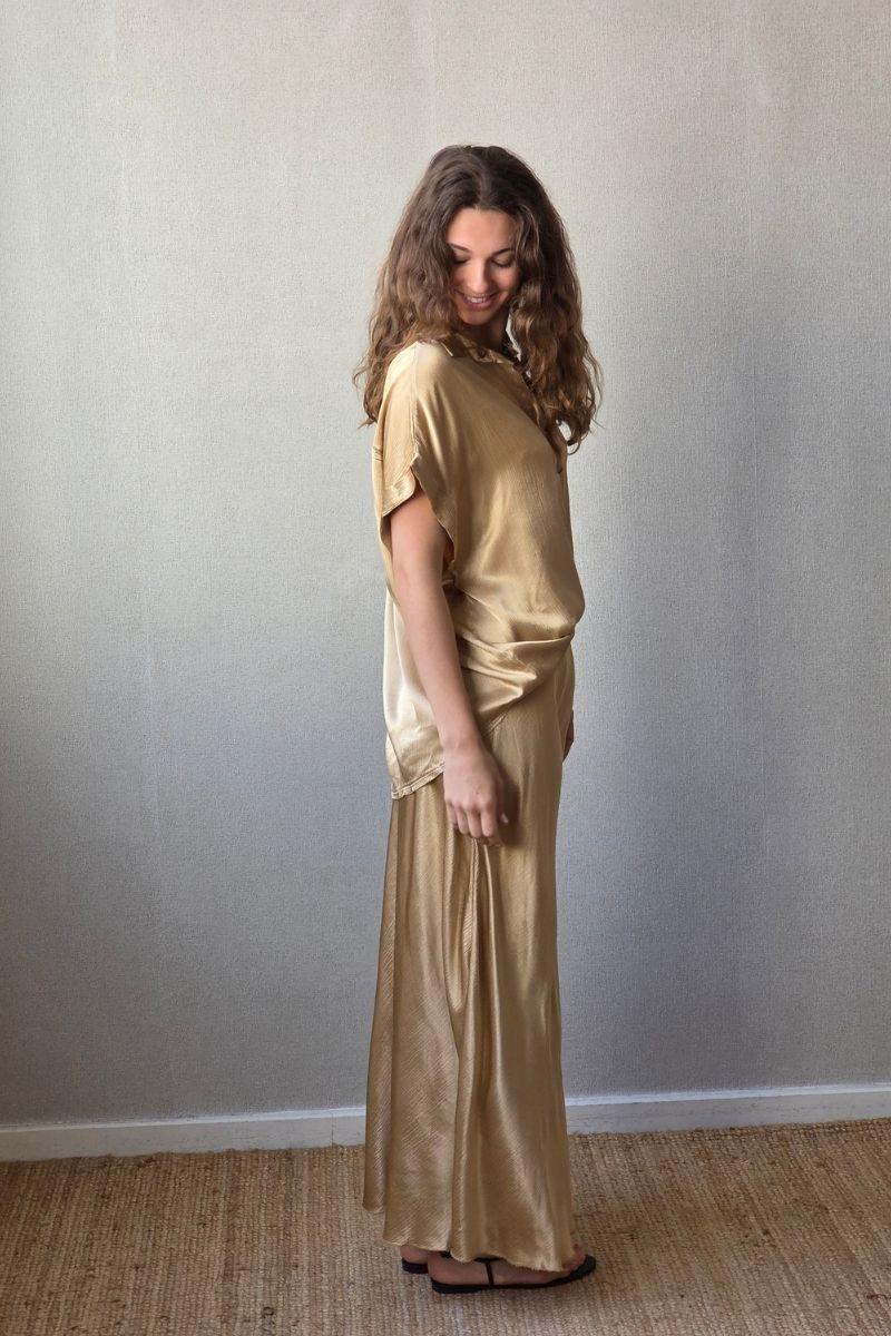Falda de raso camel