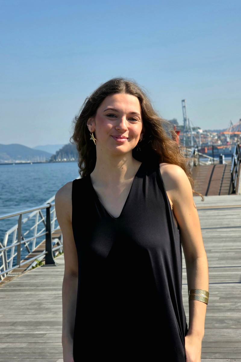 Vestido Largo Cuello Pico Negro