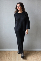 Falda larga de punto negra