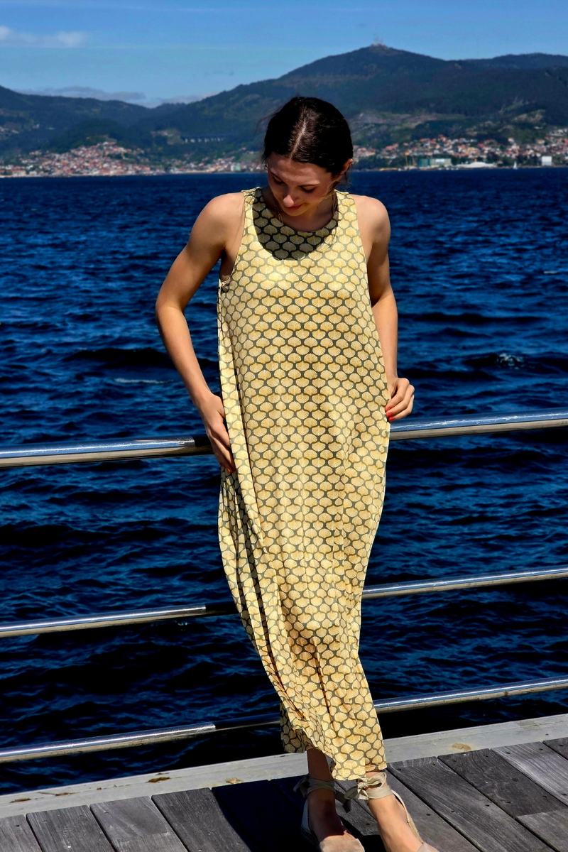 Vestido Largo de Conchas Caqui elástico