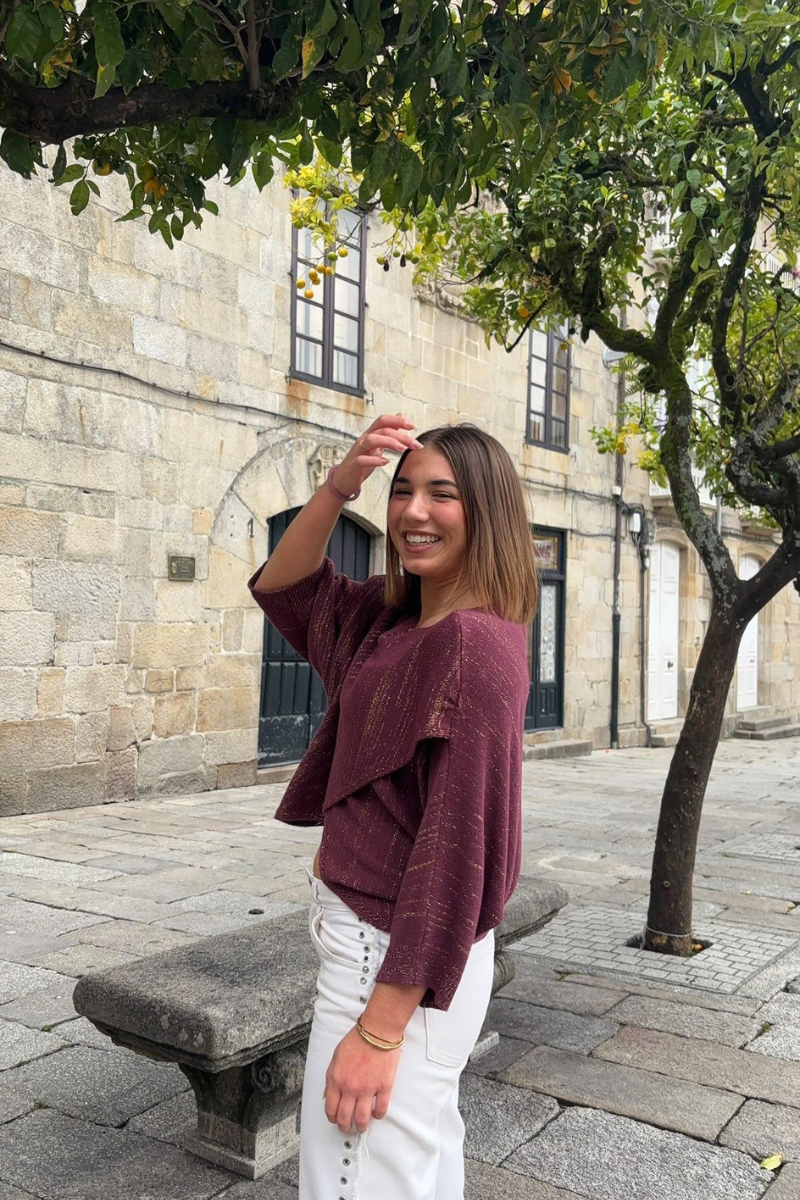 Jersey cruzado con brillo berenjena