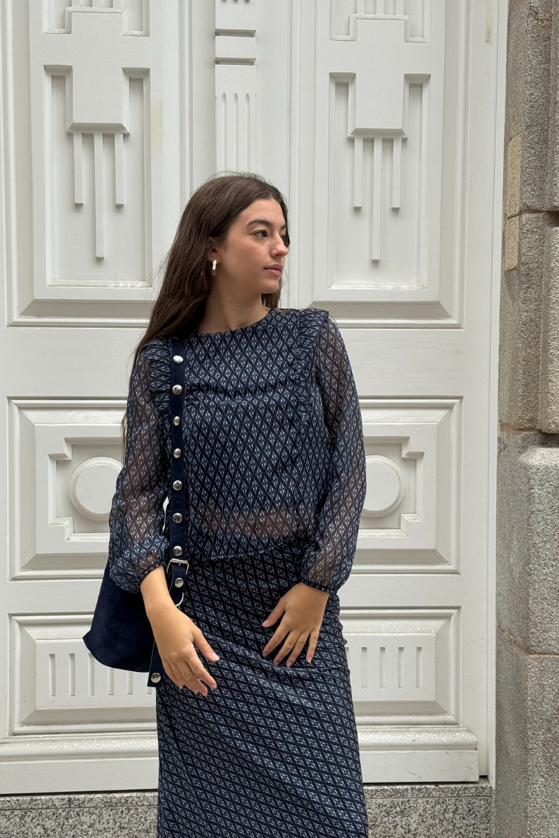 Blusa estampado de rombos azul marino