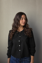 Camisa con cuello bebe y bordado rombos negro