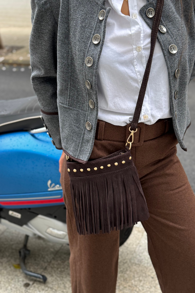 Bolso de ante con fleco y tachuelas chocolate