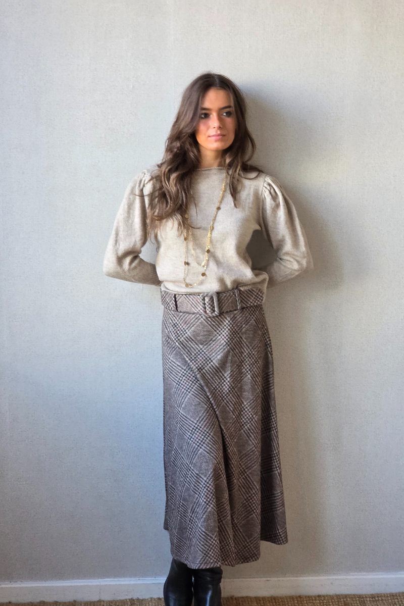 Falda British de cuadros con cinturón beige