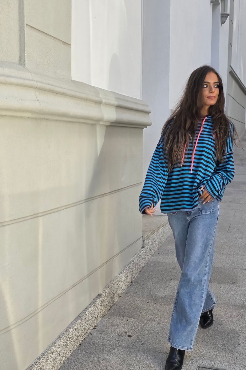Sudadera de rayas con capucha turquesa