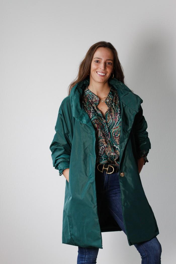Parka larga tipo chubasquero verde botella