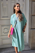 Vestido cuello pico de cuadros verde