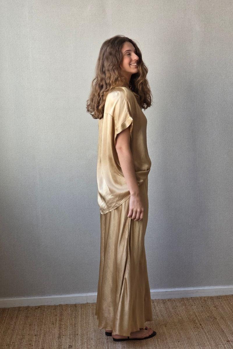 Falda de raso camel