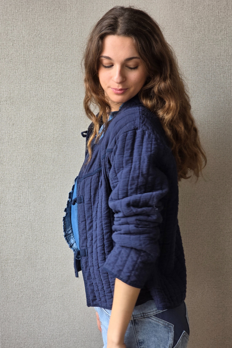 Chaqueta Acolchada de Nudos Azul Marino