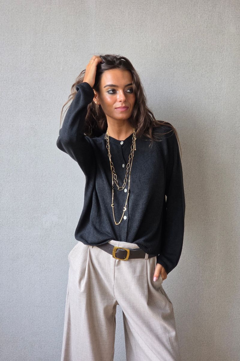 Chaqueta negra con botones
