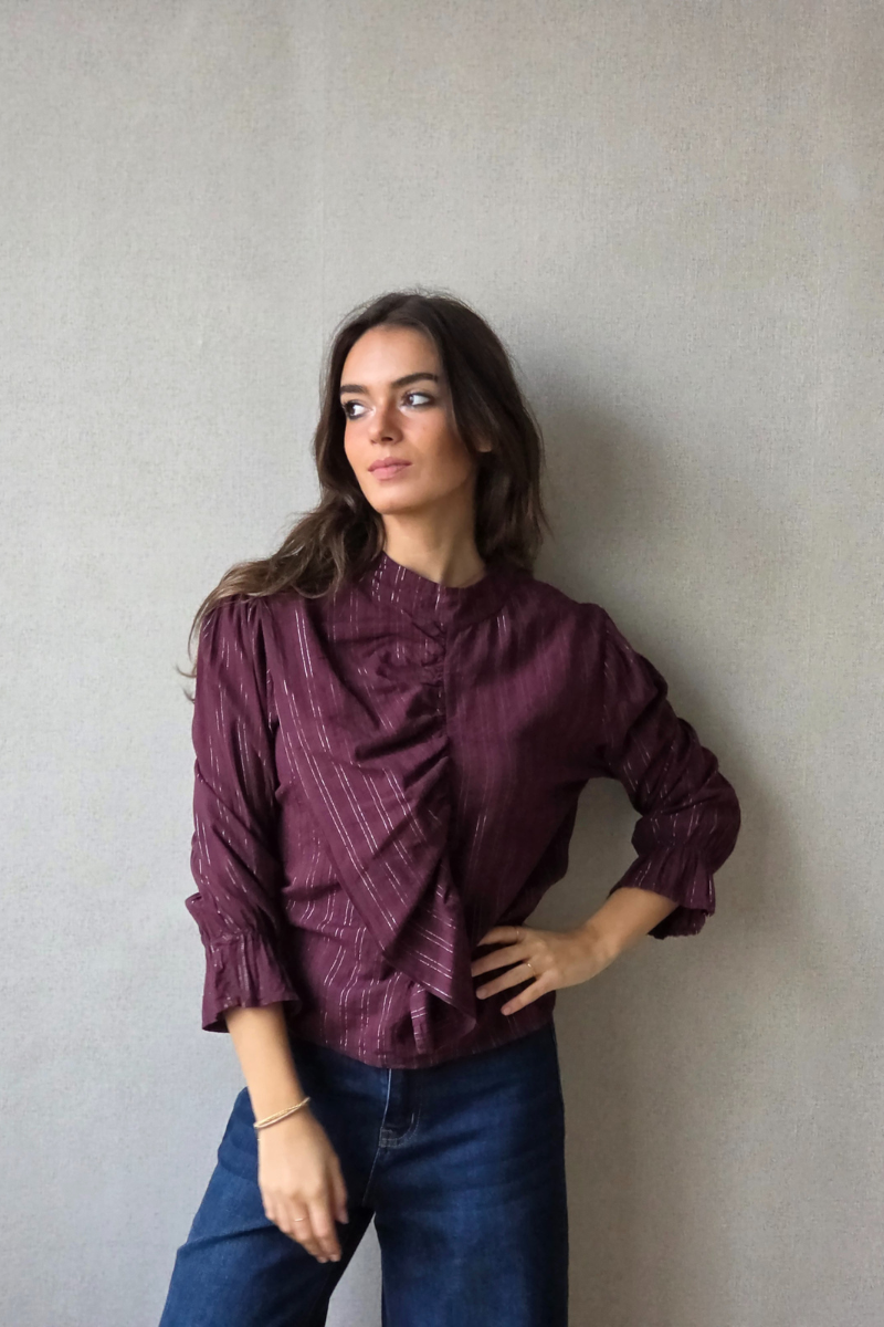 Blusa volante cruzado y rayas lurex burdeos