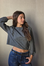 Blusa bordada rombos gris