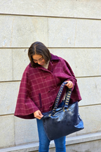 Capa british de cuadros granate