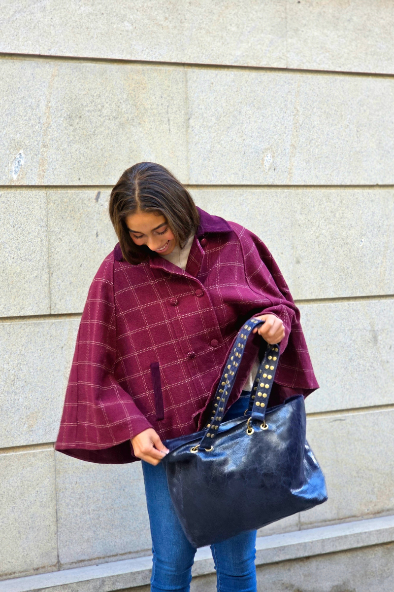 Capa british de cuadros granate