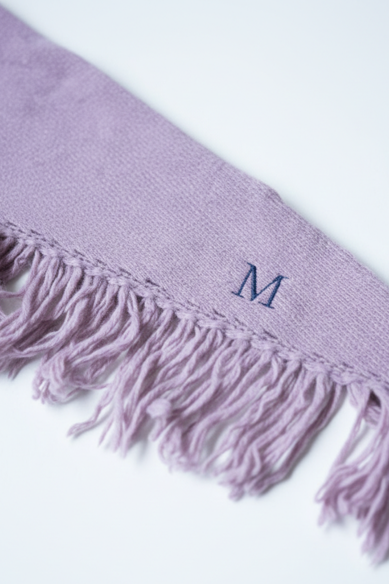 Bufanda tipo mini chal de flecos rosa