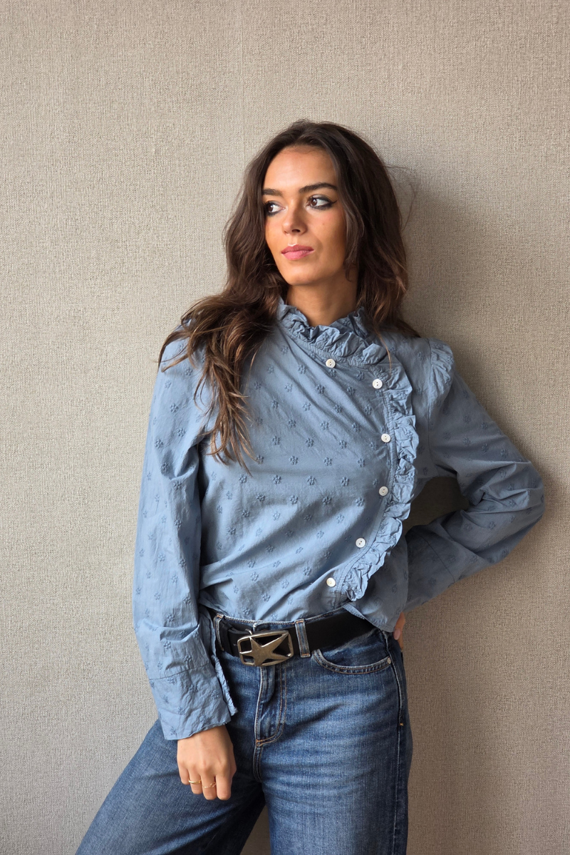 Blusa bordada azul jean