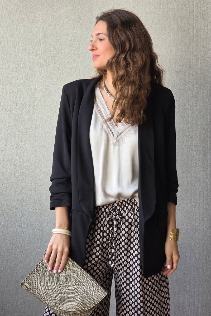 Blazer Negra Suelta - Mangas Fruncidas Elegantes