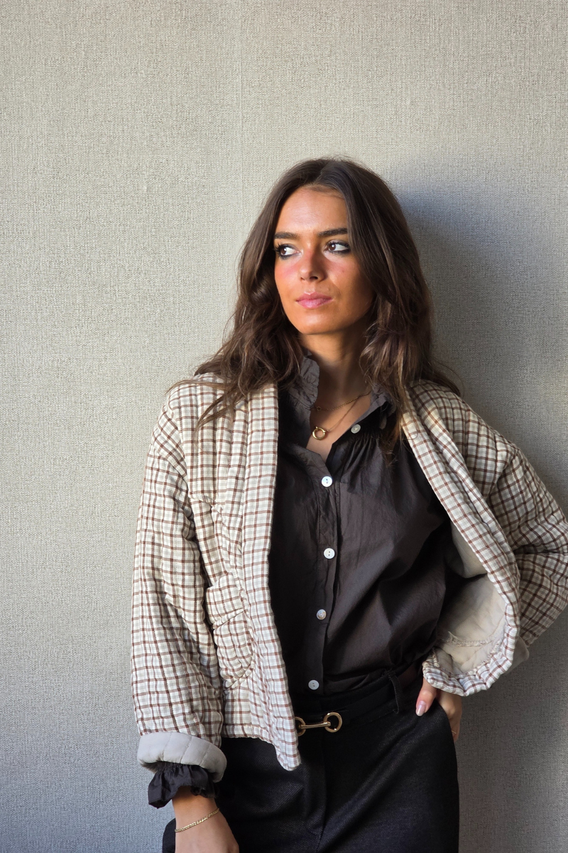 Chaqueta de cuadros acolchada beige