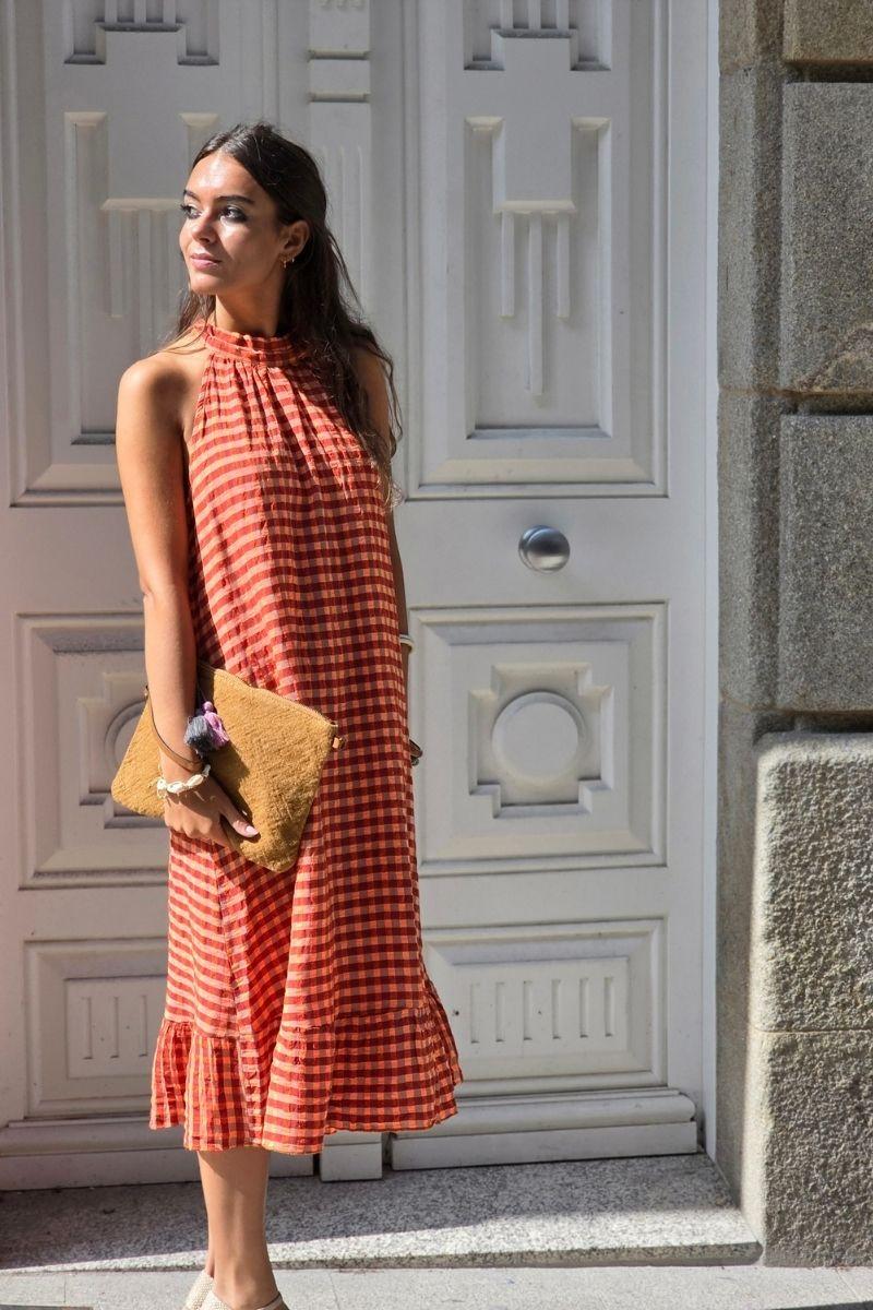 Vestido cuello halter de cuadros teja