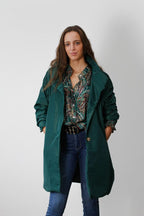 Parka larga tipo chubasquero verde botella