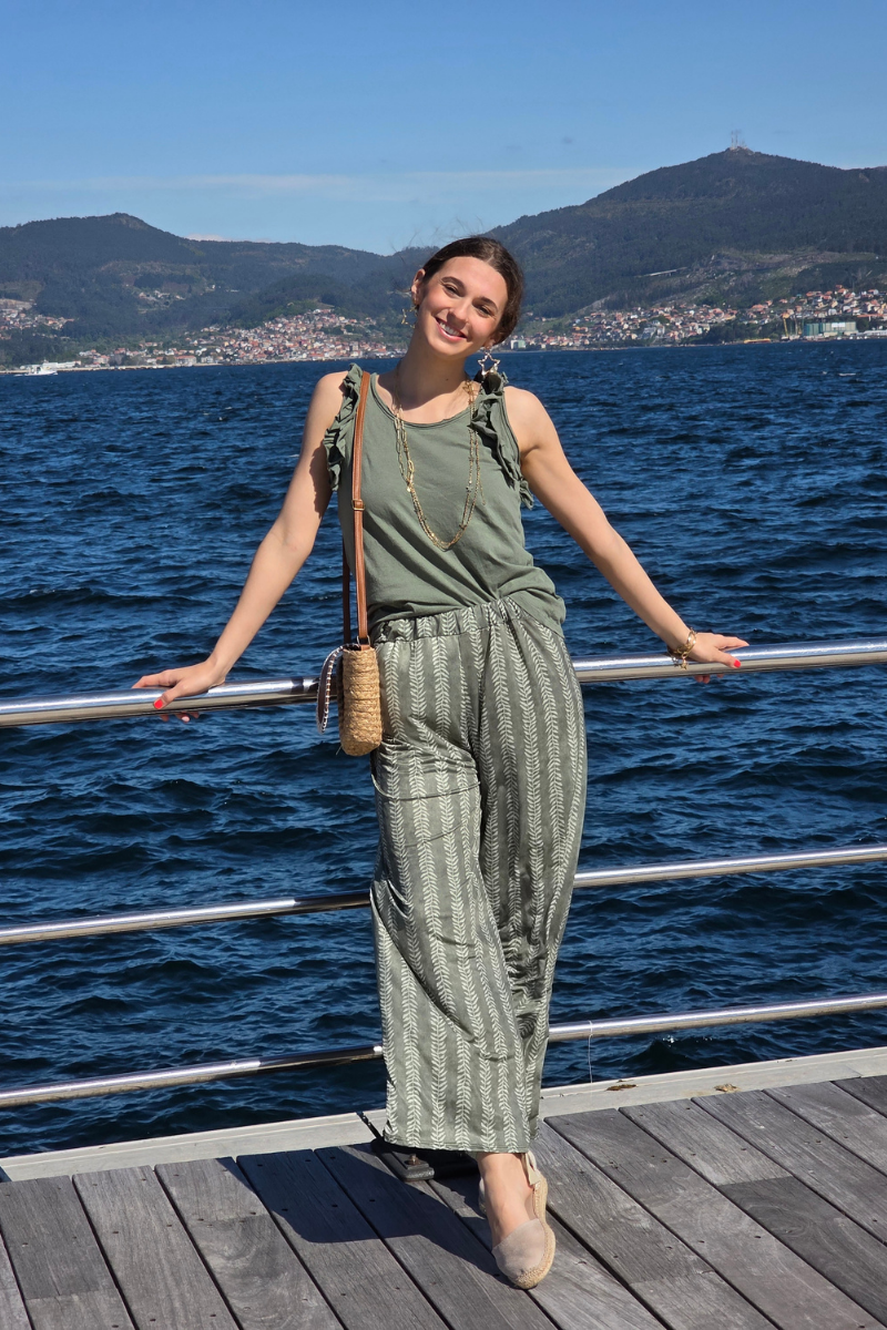 Pantalón Estampado Hojas Caqui