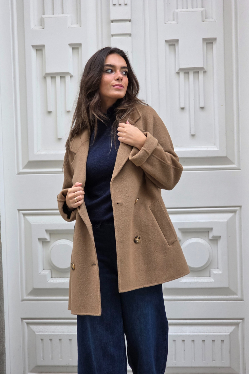 Abrigo de paño básico seis botones camel